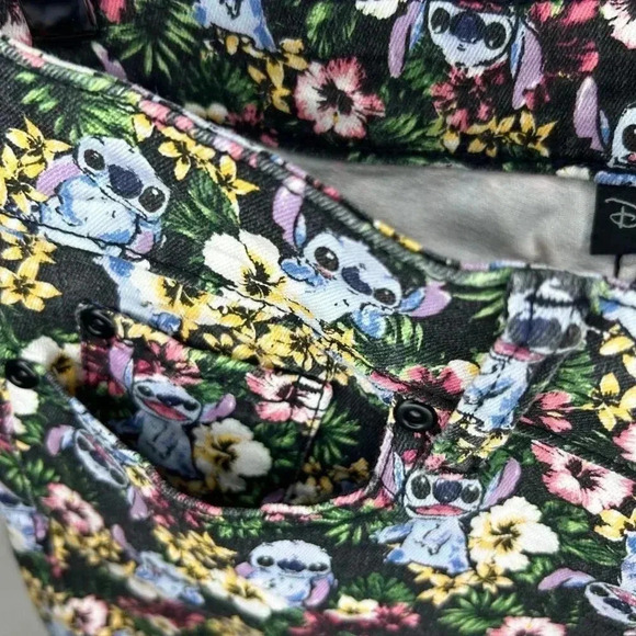2/$30 Disney Lilo and Stitch Cut Off Hawaiian Floral Denim Shorts Women Size 3 - Picture 5 of 11